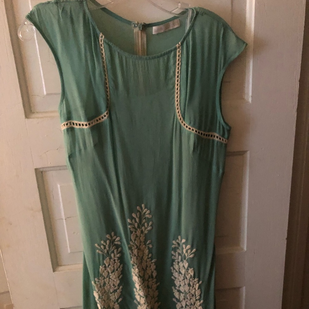 San And Soni Seafoam Green Sheath Dress